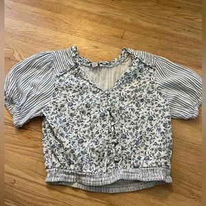 American Eagle Floral Crop top shirt